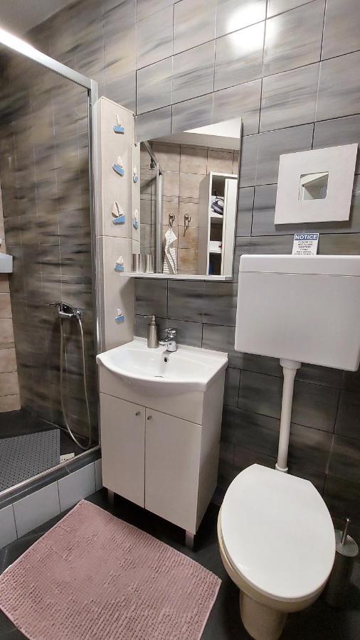 Holiday Home Zora - Family Vacation House Near Protected Area Of The Nature Park Kamenjak, With Green Yard, Wifi, Air-Con Premantura Kültér fotó